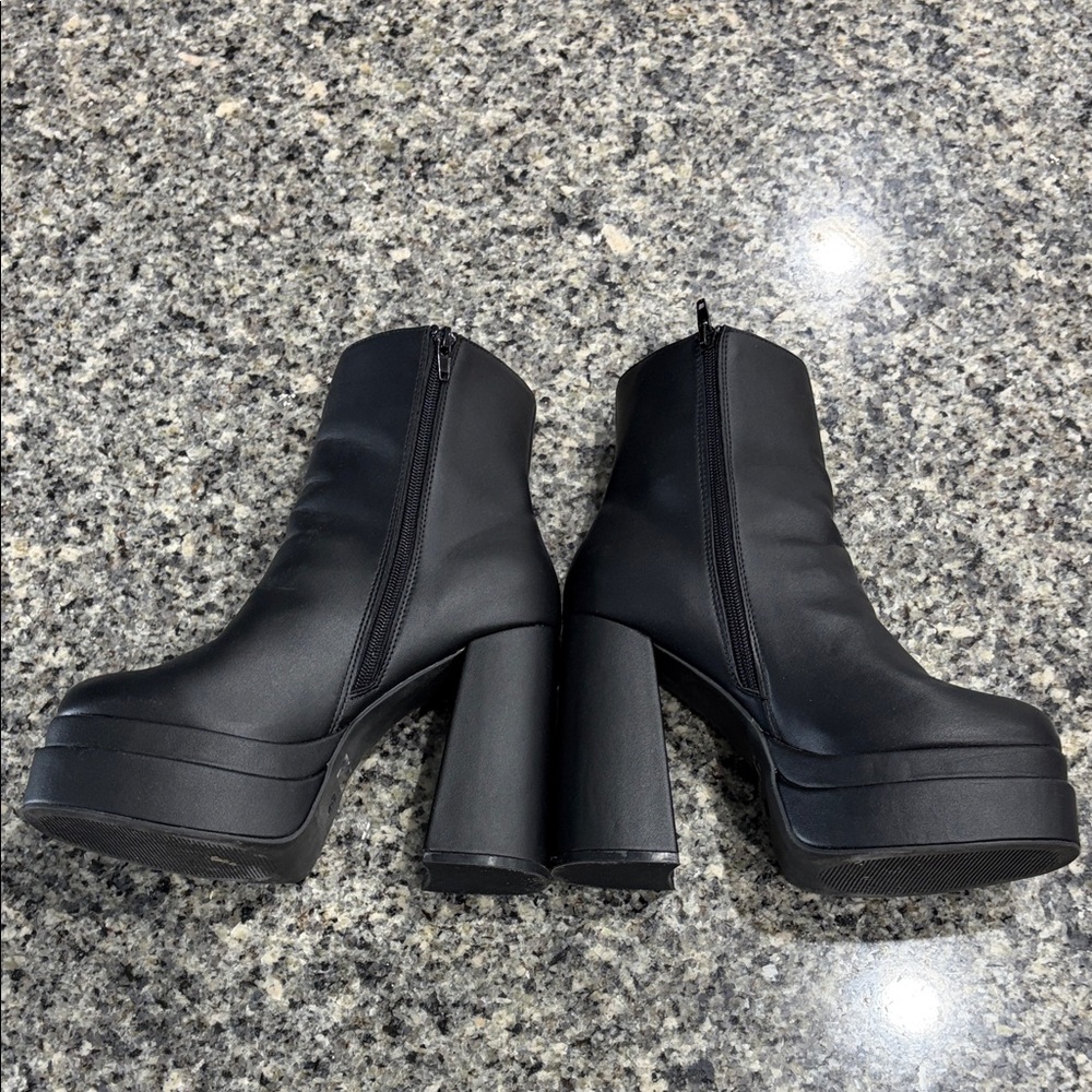 Fashion Nova Black Chunky Heel Boots - Picture 5 of 12